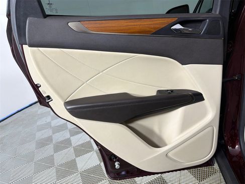 Used 2019 Lincoln MKC Select w/ Select Plus Package image 23