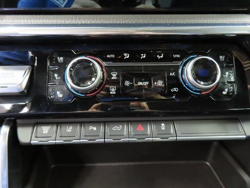 Used 2024 GMC Sierra 3500 Denali image 51