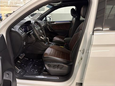 Certified 2023 Volkswagen Tiguan SEL R-Line AWD/4WD image 16