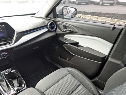 Used 2024 Chevrolet Trax LT w/ Driver Confidence Package image 18