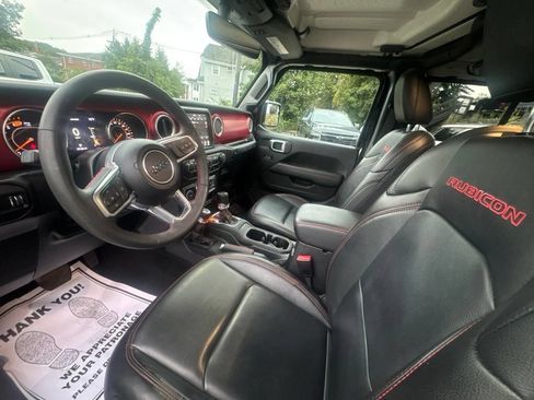 Used 2023 Jeep Wrangler Unlimited Rubicon w/ Cold Weather Group AWD/4WD image 16