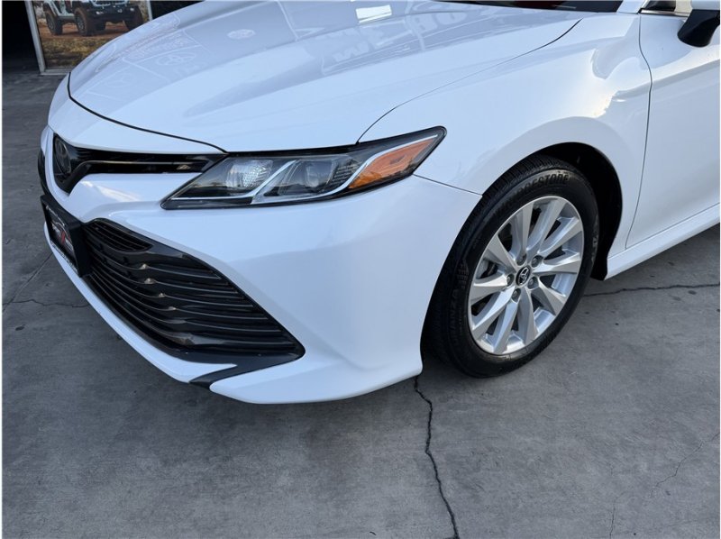Used 2019 Toyota Camry LE FWD image 10