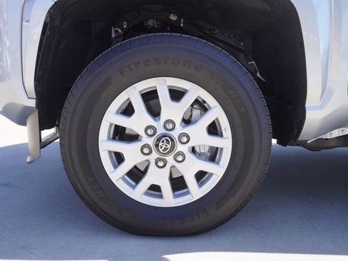 Certified 2025 Toyota Tacoma SR5 AWD/4WD image 21