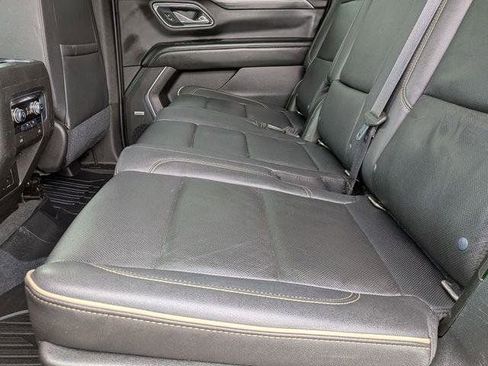 Used 2021 GMC Yukon XL SLT AWD/4WD image 25