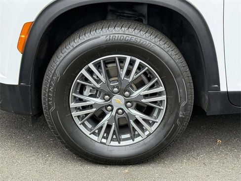 Certified 2024 Chevrolet Traverse LT image 7