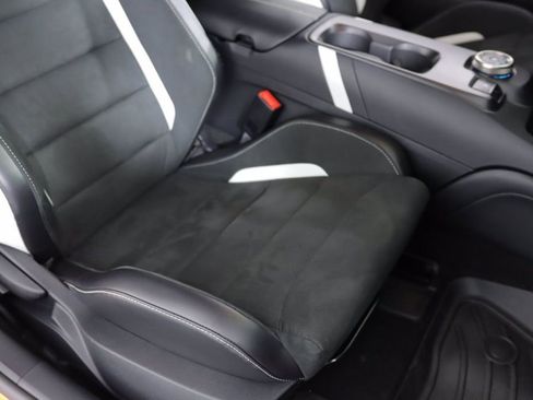 Used 2020 Ford Mustang Shelby GT500 w/ Technology Package RWD image 16