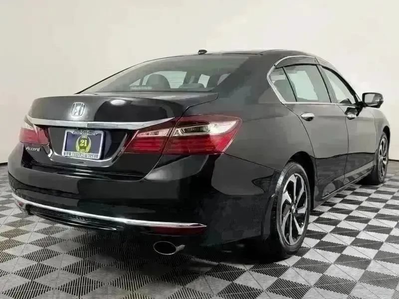 Used 2017 Honda Accord EX image 8