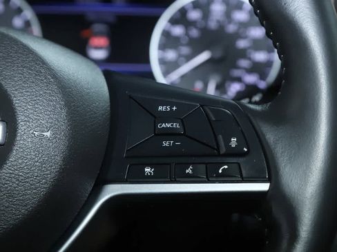 Used 2025 Nissan Sentra SV w/ SV Premium Package FWD image 23