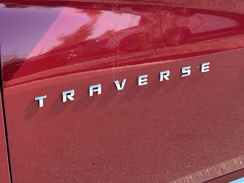 Used 2020 Chevrolet Traverse Premier image 33