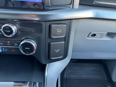 Used 2022 Ford F150 Limited image 22