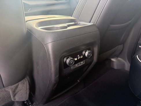 Used 2025 Buick Enclave Preferred image 29