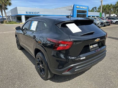 Used 2025 Chevrolet Trax LS w/ LS Convenience Package FWD image 14