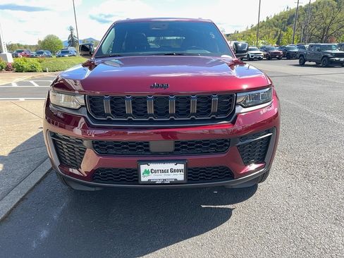 New 2026 Jeep Grand Cherokee Altitude AWD/4WD image 6