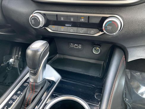 Used 2025 Nissan Altima 2.5 SR FWD image 36