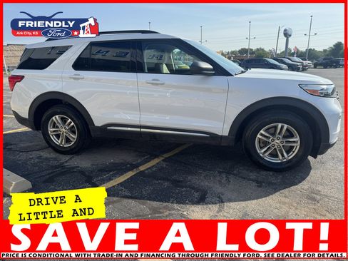 Used 2022 Ford Explorer XLT image 9
