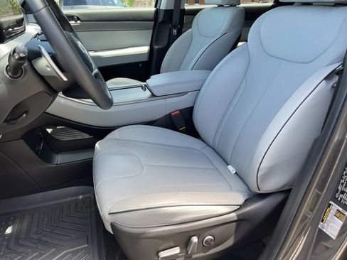 Certified 2025 Hyundai Palisade SEL FWD image 23