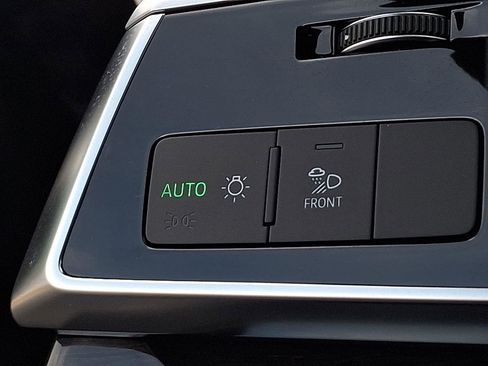 New 2026 Audi Q8 Premium image 21