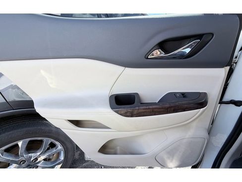 Used 2021 GMC Acadia Denali w/ Denali Technology Package image 30