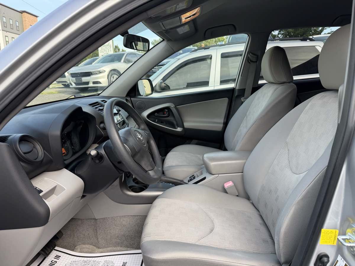 Used 2011 Toyota RAV4 2WD w/ Base L4 Extra Value Pkg image 9