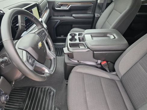 Used 2024 Chevrolet Silverado 1500 LT AWD/4WD image 10
