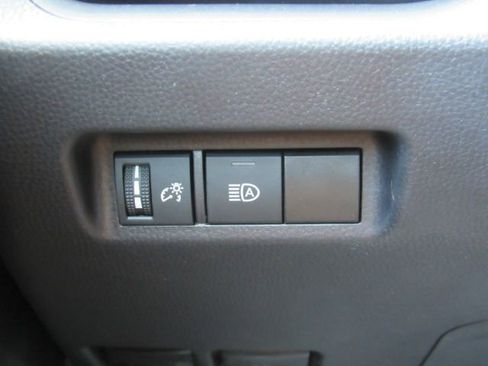 Used 2025 Toyota RAV4 XLE image 36