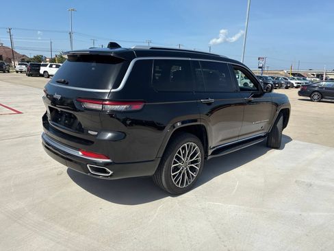 Used 2021 Jeep Grand Cherokee L Summit AWD/4WD image 3