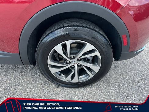 Used 2022 Buick Envision Essence w/ Technology Package I FWD image 9