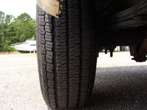 Used 2018 Chevrolet Express 2500 w/ Enhanced Convenience Package image 21