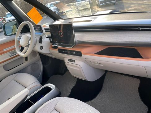 New 2025 Volkswagen ID. Buzz Pro S Plus image 10