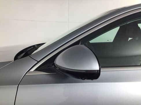 Used 2025 Mercedes-Benz E 450 4MATIC Sedan image 17