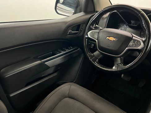 Used 2017 Chevrolet Colorado LT w/ LT Convenience Package RWD image 12