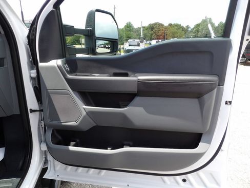 Used 2024 Ford F550 4x4 Crew Cab Super Duty w/ XLT Value Package image 39