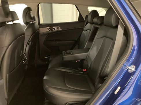 Used 2024 Kia Sportage EX image 20