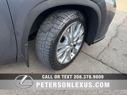 Used 2020 Toyota Highlander Limited image 10