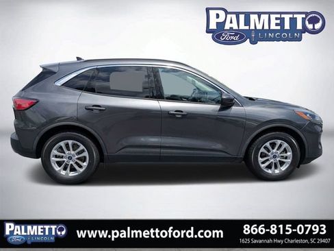 Used 2020 Ford Escape SE FWD image 3