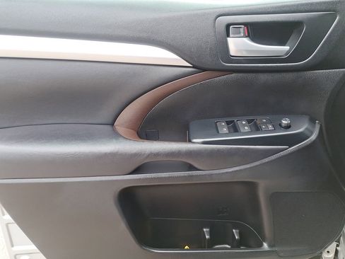 Certified 2017 Toyota Highlander XLE image 15