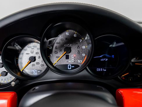 Used 2018 Porsche 911 GT3 image 42