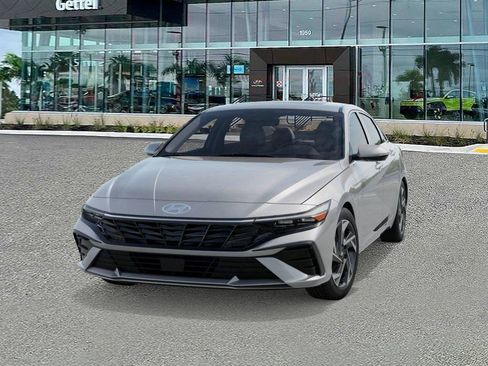 Certified 2025 Hyundai Elantra Limited image 6