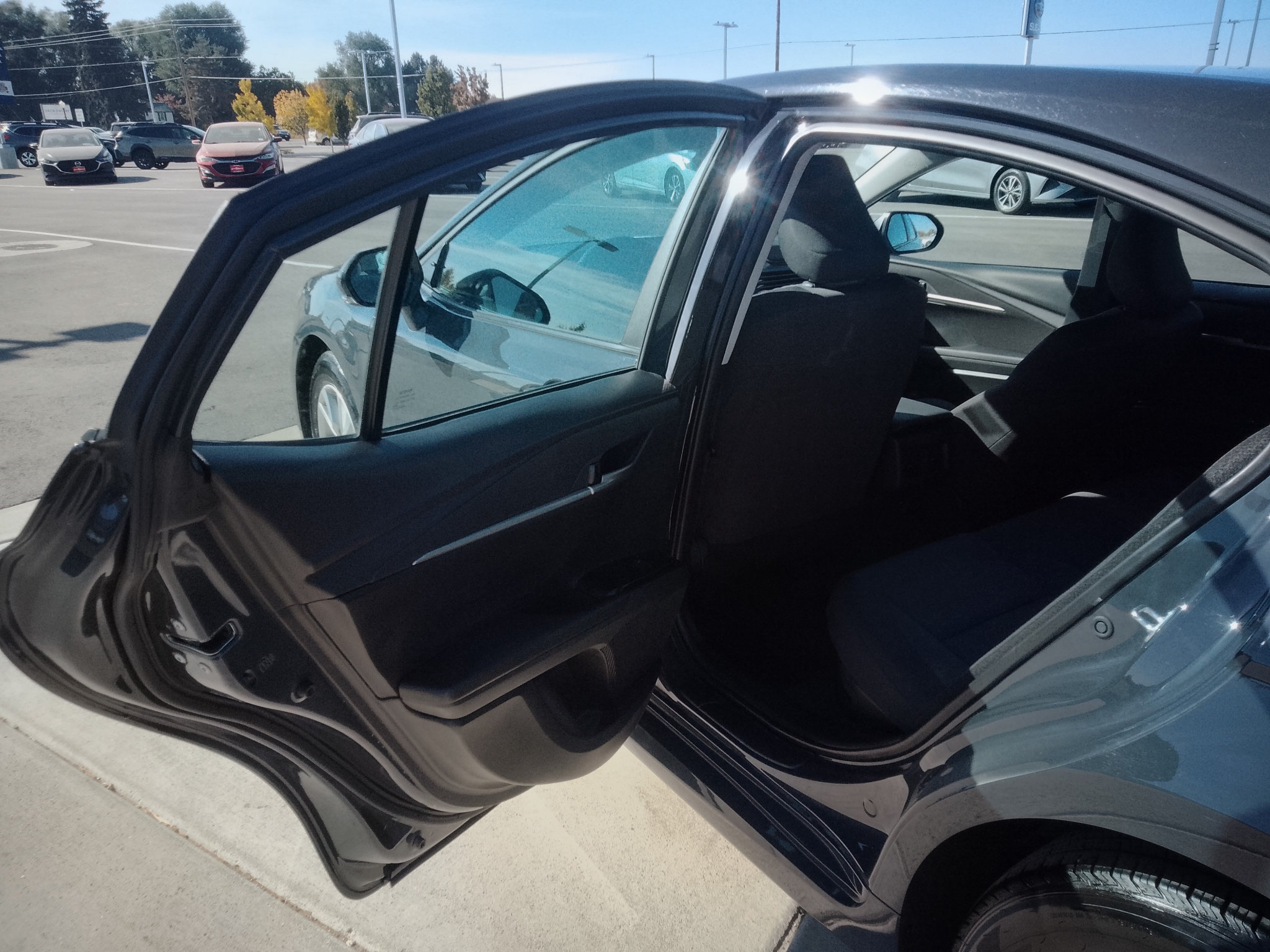 Used 2025 Toyota Camry LE FWD image 9