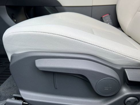 New 2026 Hyundai Santa Fe SE image 13