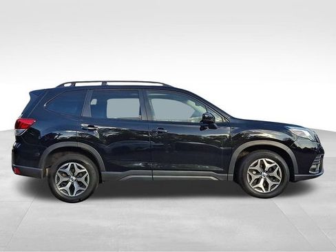 Used 2023 Subaru Forester Premium AWD/4WD image 7