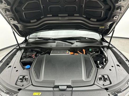 Used 2024 Audi Q8 e-tron Premium image 26