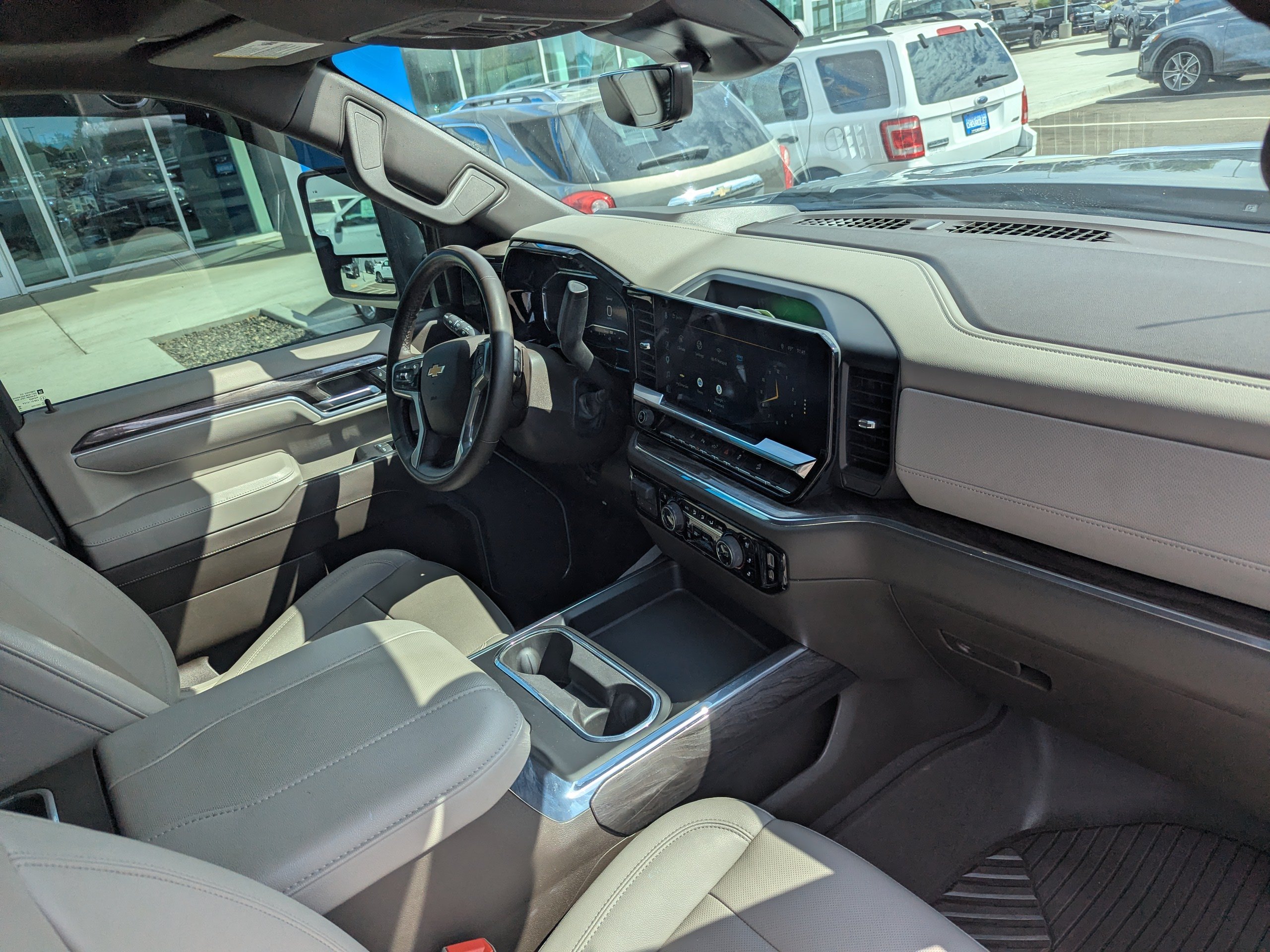 Used 2024 Chevrolet Silverado 3500 LTZ w/ LTZ Convenience Package AWD/4WD image 39