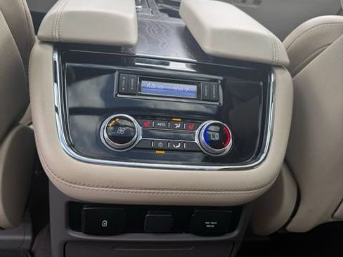 Used 2020 Lincoln Navigator L Reserve w/ Luxury Package AWD/4WD image 15