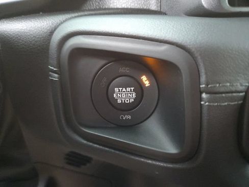 Used 2024 Jeep Wrangler Unlimited Sahara w/ Technology Group AWD/4WD image 12