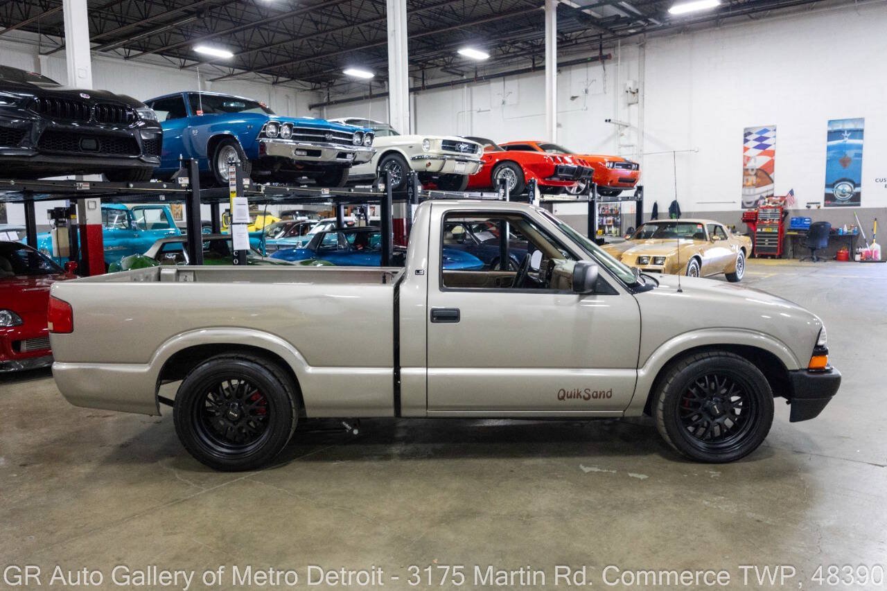 Used 1999 Chevrolet S10 Pickup LS w/ Preferred Equipment Group RWD image 8