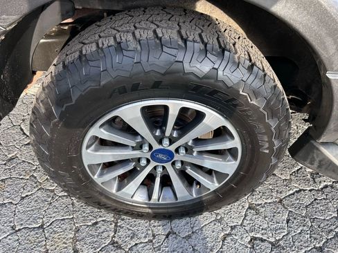 Used 2017 Ford Expedition XLT image 38