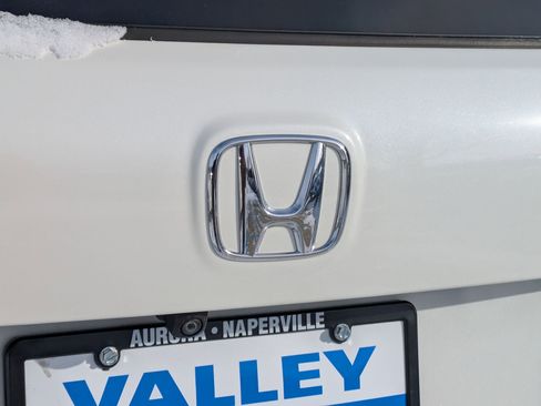 Used 2017 Honda Pilot Touring image 32