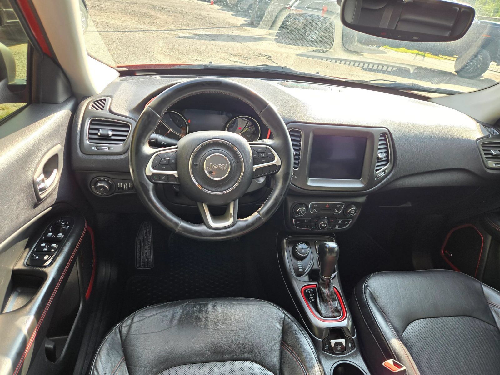 Used 2017 Jeep Compass Trailhawk w/ Leather Interior Group AWD/4WD image 5
