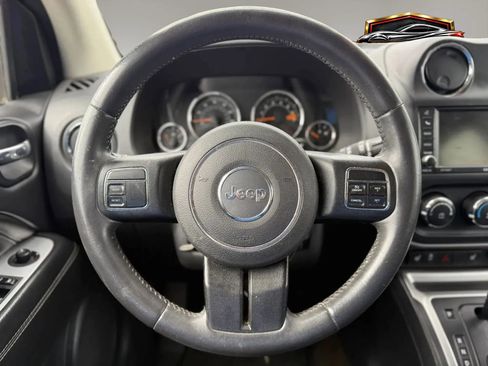 Used 2014 Jeep Compass Latitude w/ Sun/Sound Group FWD image 25